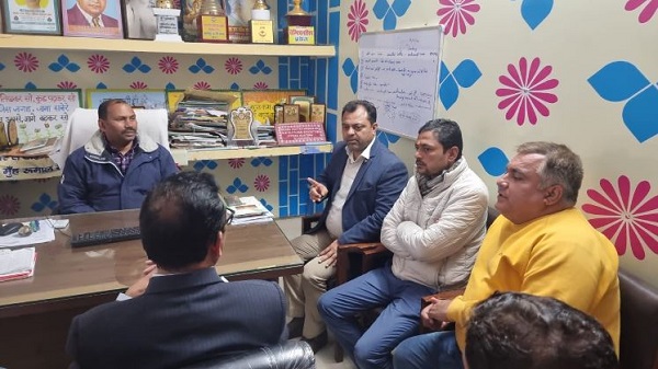 खटीमा के निजी स्कूलों की मनमानी के खिलाफ भाजपा कार्यकर्ताओं का हल्लाबोल, मान्यता रद्द करने की मांग